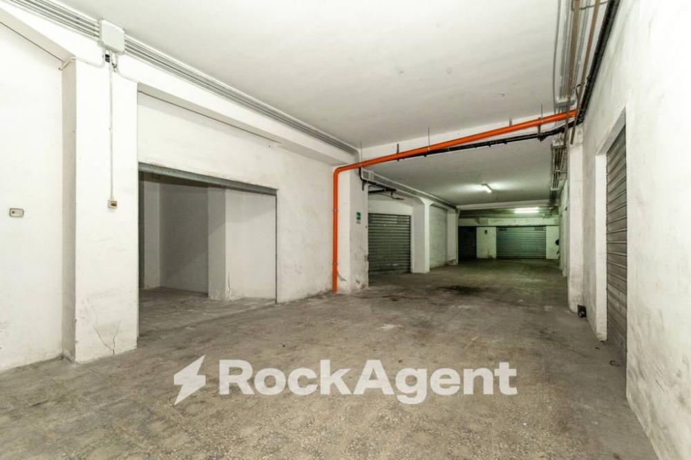 locale commerciale in vendita a Catania in zona Centro Storico