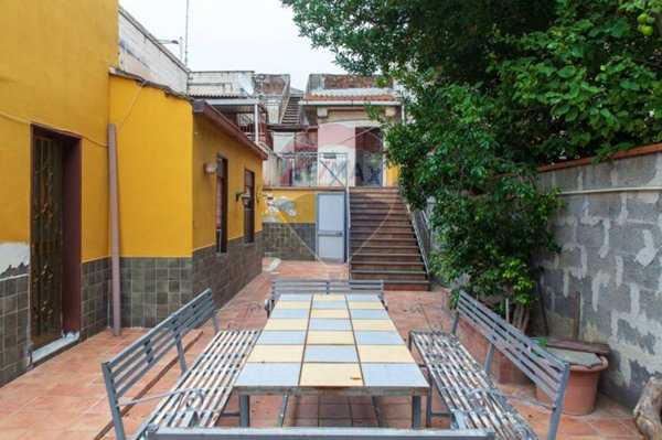 casa indipendente in vendita a Catania