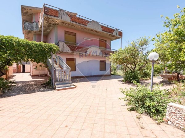 casa indipendente in vendita a Catania in zona Fontanarossa