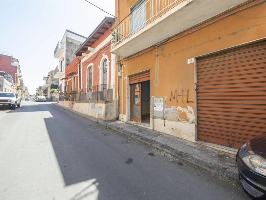negozio in vendita a Catania in zona Picanello