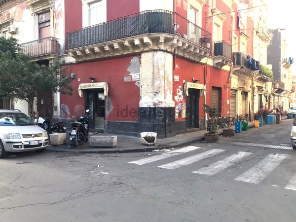 locale commerciale in vendita a Catania