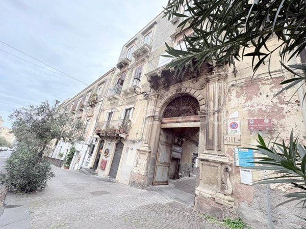 casa indipendente in vendita a Catania in zona Centro Storico