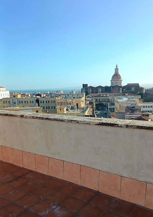 casa indipendente in vendita a Catania in zona Centro Storico