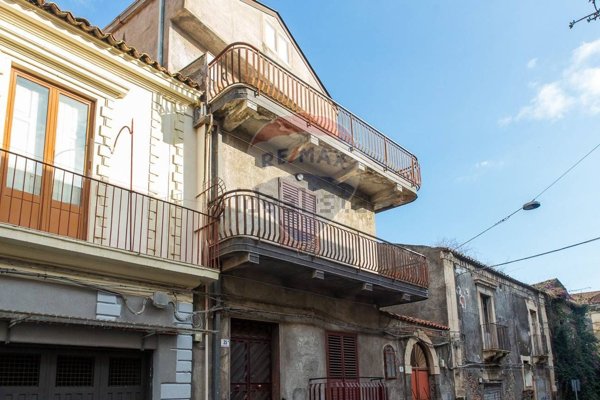 casa indipendente in vendita a Catania in zona Centro Storico