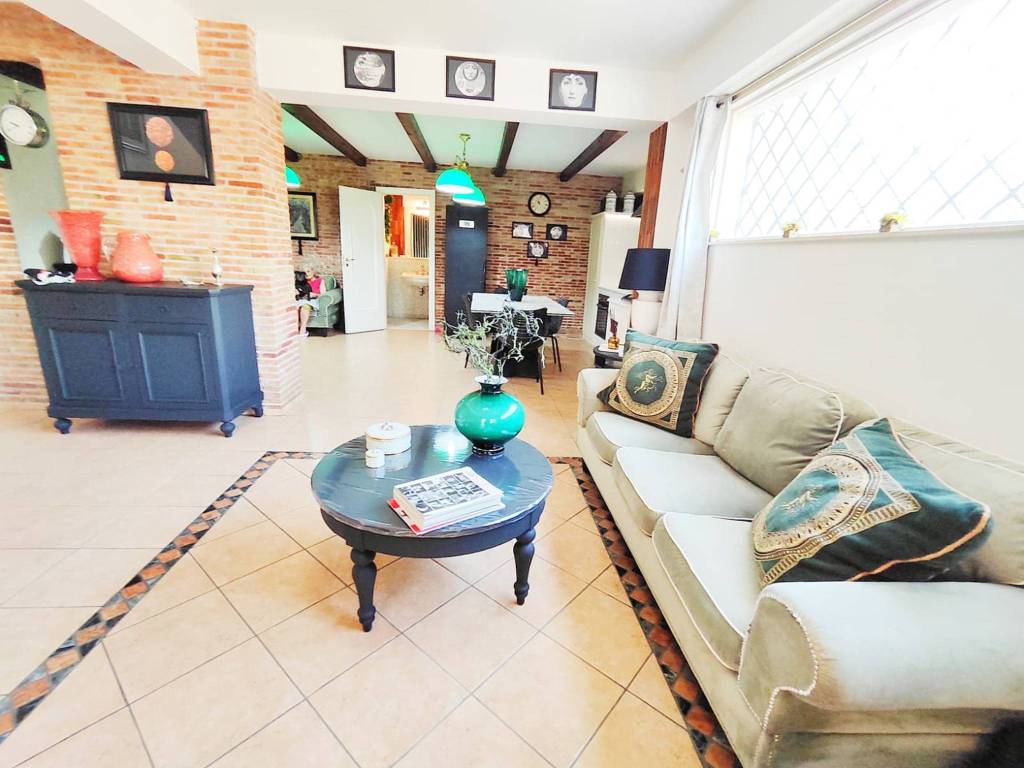 casa indipendente in vendita a Catania in zona Ognina