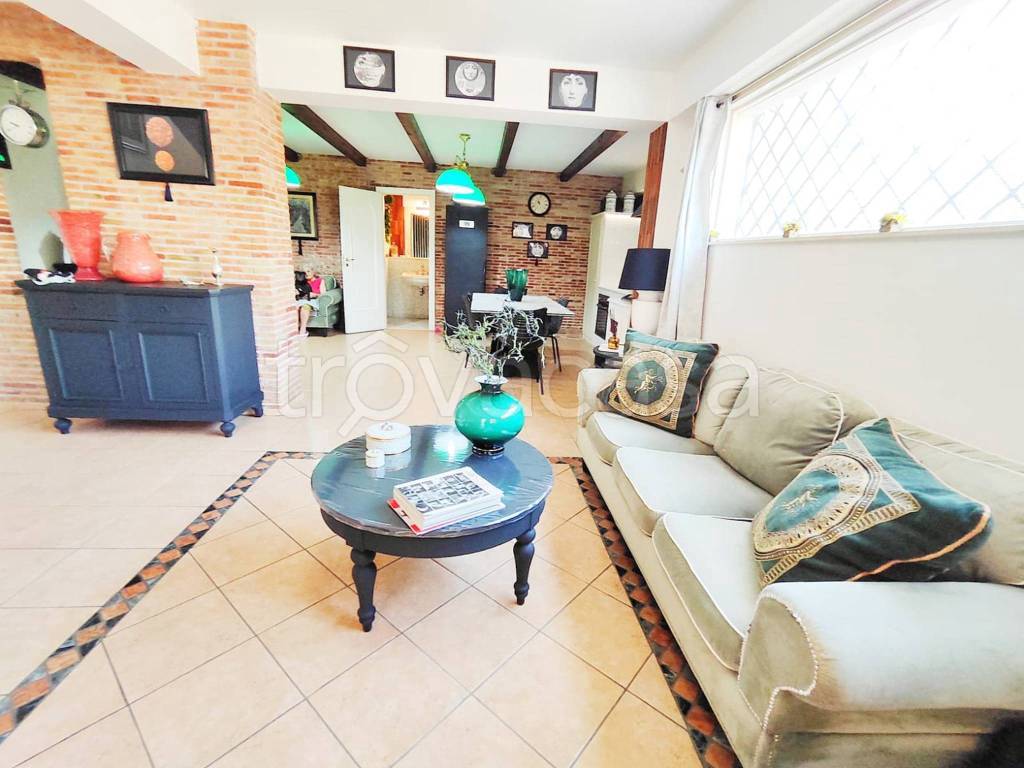 casa indipendente in vendita a Catania in zona Ognina