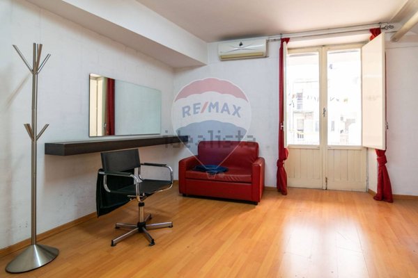 locale commerciale in vendita a Catania