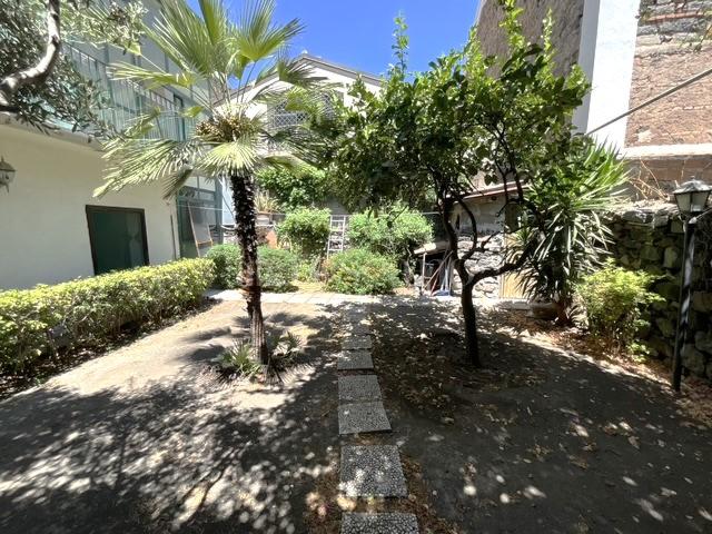 casa indipendente in vendita a Catania in zona Borgo Sant'Agata