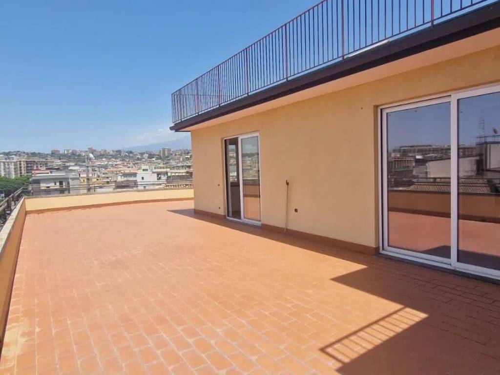 appartamento in vendita a Catania in zona Picanello