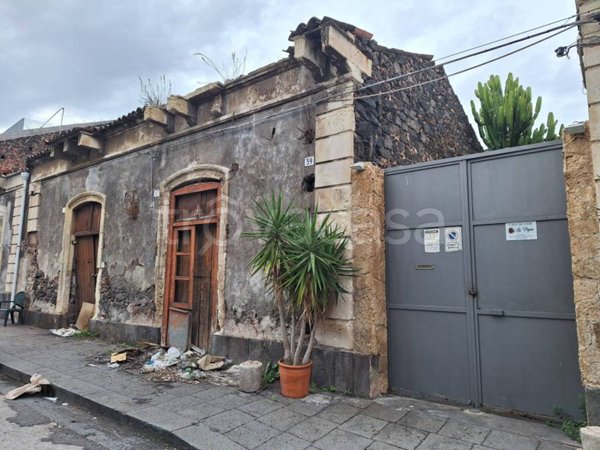 trivano in vendita a Catania