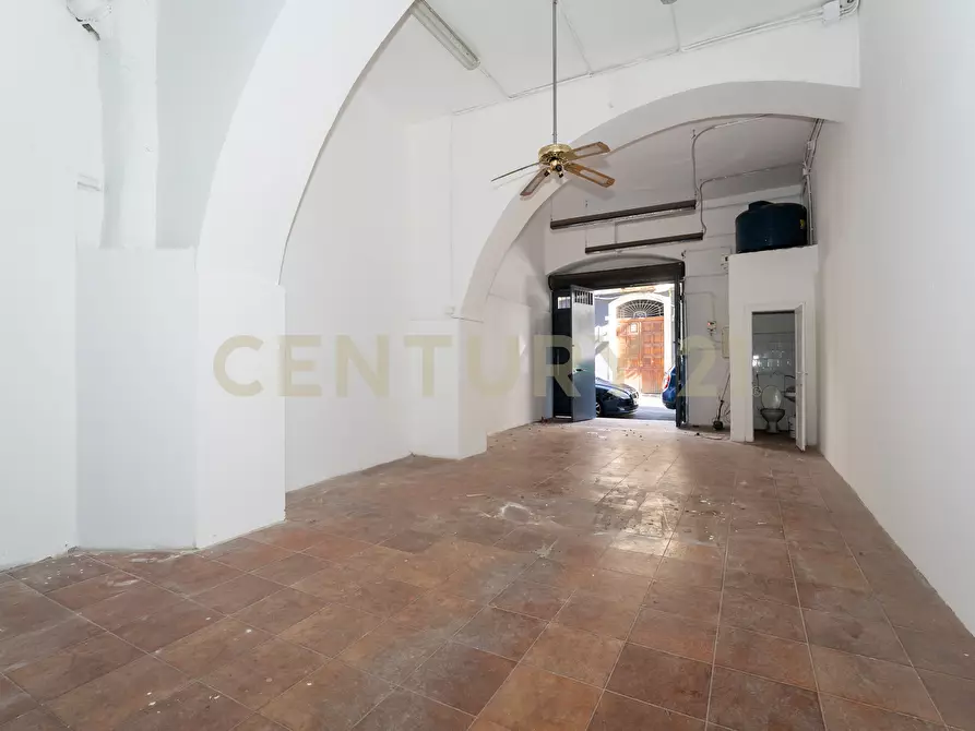 locale commerciale in vendita a Catania in zona Centro Storico