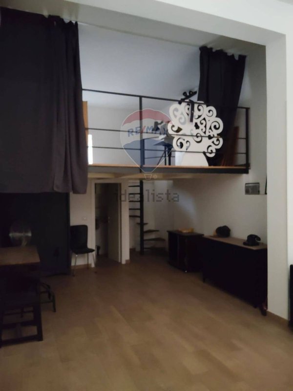 locale commerciale in vendita a Catania