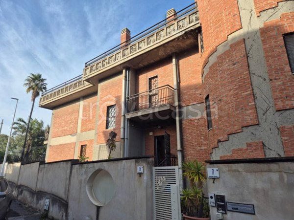 casa indipendente in vendita a Catania