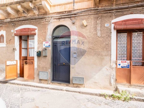 casa indipendente in vendita a Catania in zona Centro Storico