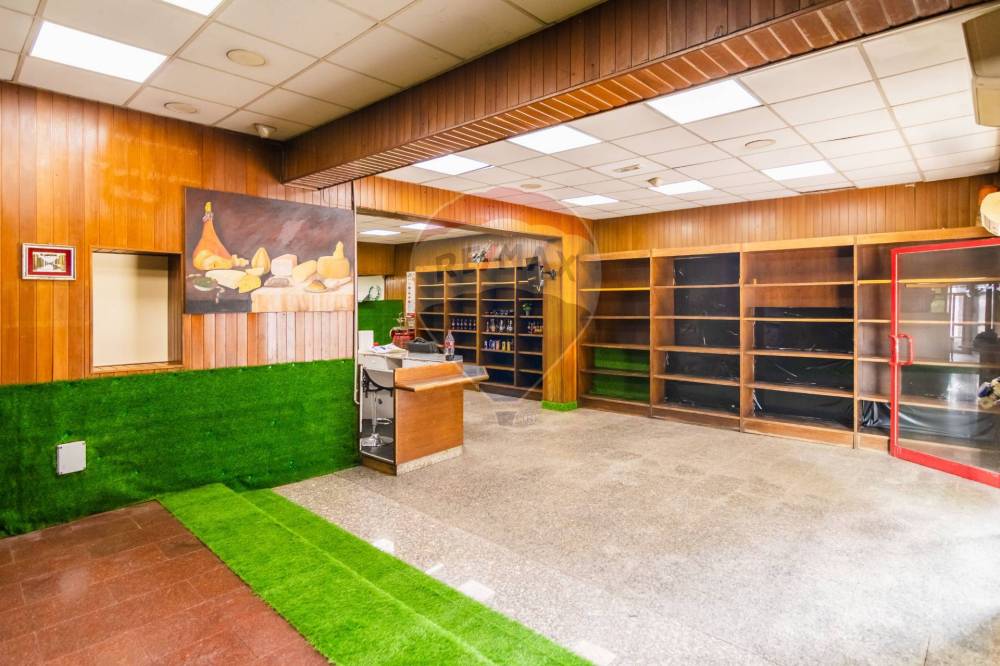 locale commerciale in vendita a Catania