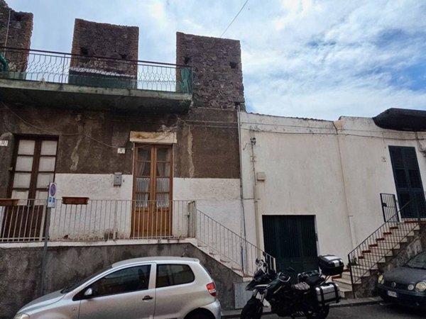 casa indipendente in vendita a Catania in zona Picanello