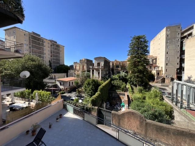 casa indipendente in vendita a Catania