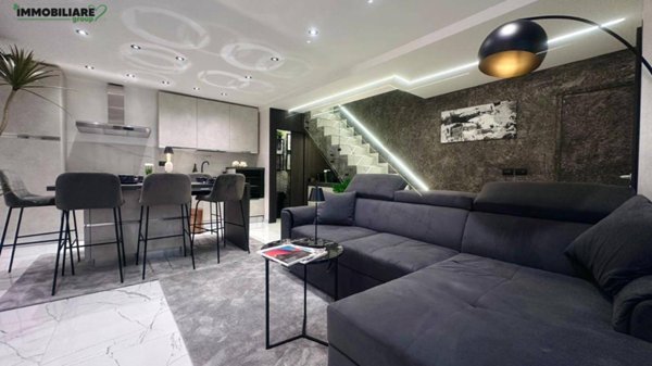 casa indipendente in vendita a Catania in zona Centro Storico