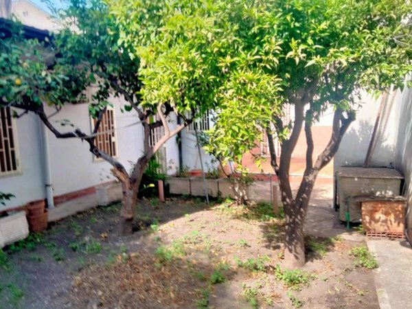 casa indipendente in vendita a Catania
