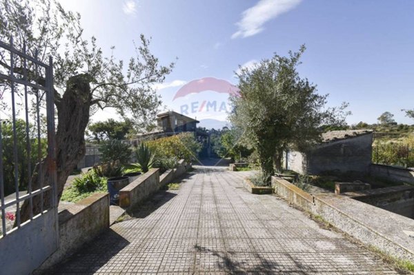 casa indipendente in vendita a Catania