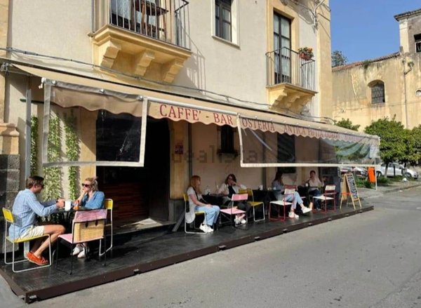 negozio in vendita a Catania in zona Centro Storico