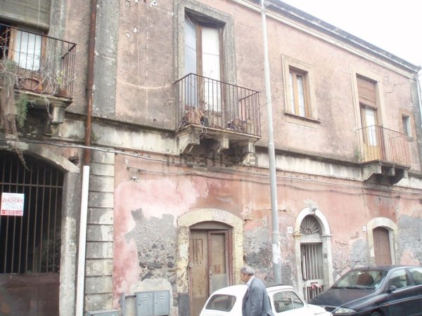 intera palazzina in vendita a Catania in zona Nesima