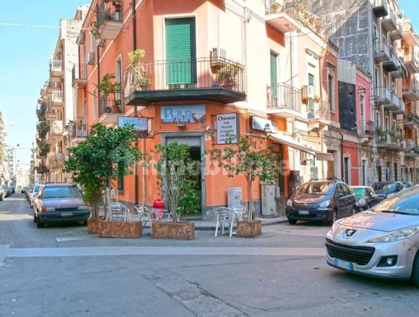 locale commerciale in vendita a Catania