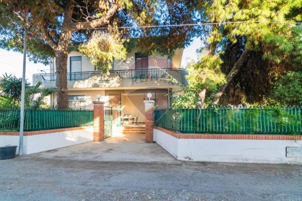 casa indipendente in vendita a Catania in zona Fontanarossa