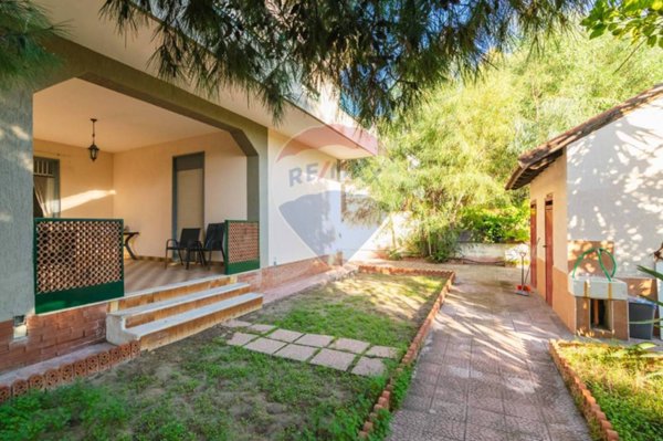 casa indipendente in vendita a Catania