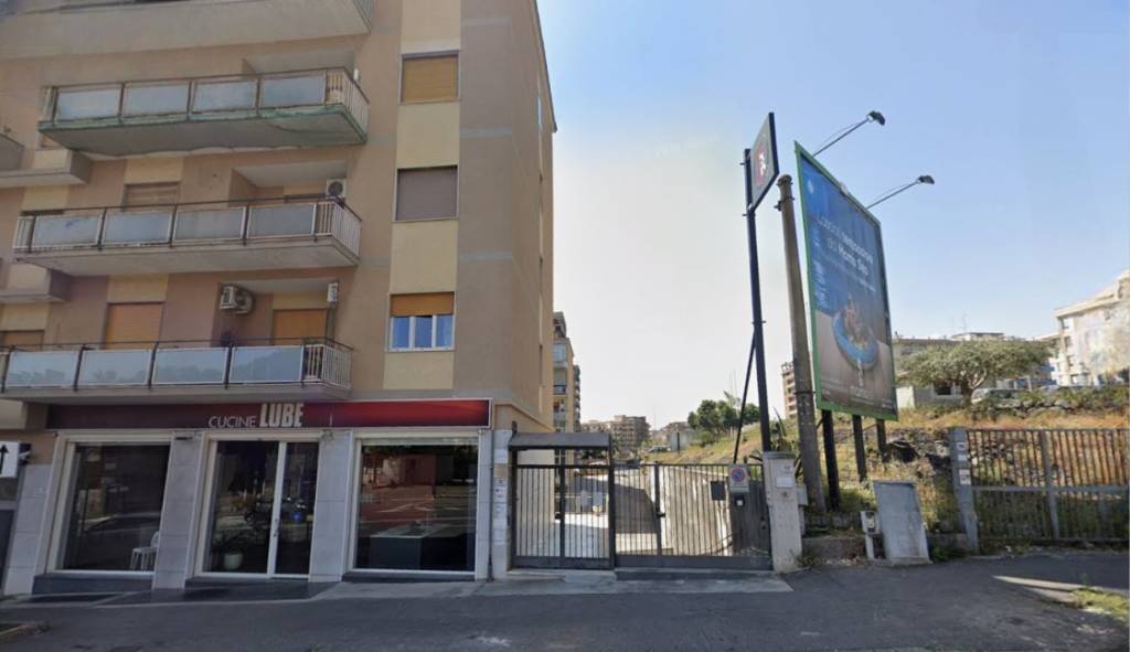 locale commerciale in vendita a Catania