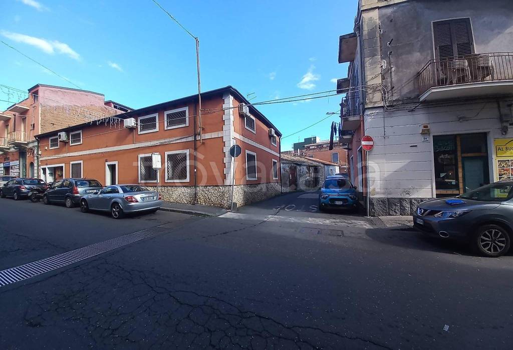 appartamento in vendita a Catania in zona Barriera del Bosco