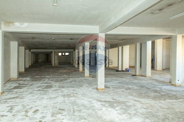 locale di sgombero in vendita a Catania