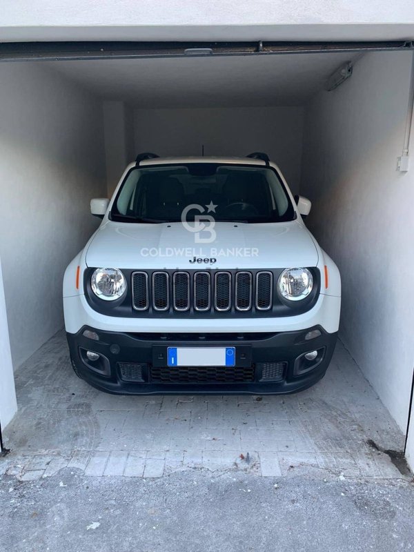 locale di sgombero in vendita a Catania in zona Barriera del Bosco