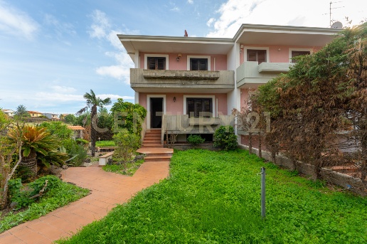 casa indipendente in vendita a Catania