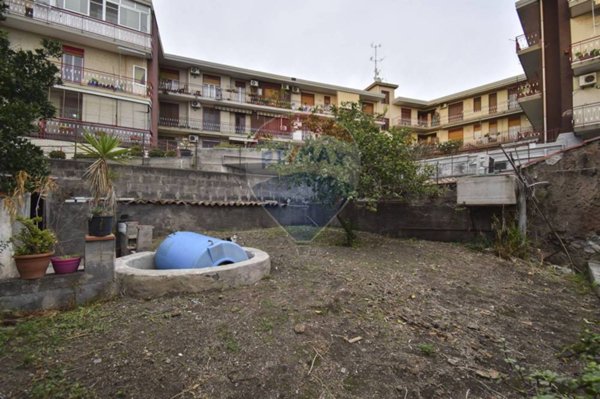 casa indipendente in vendita a Catania