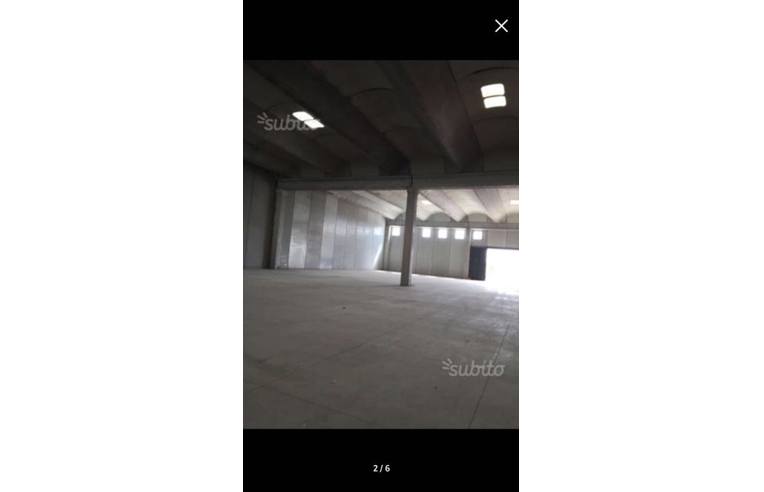 locale commerciale in vendita a Catania in zona San Giuseppe la Rena