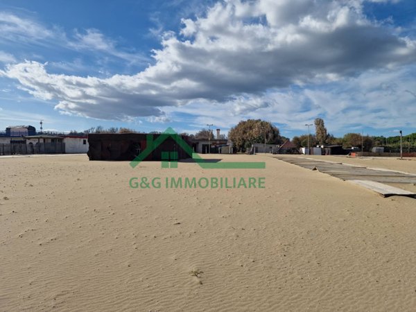 negozio in vendita a Catania in zona Plaia