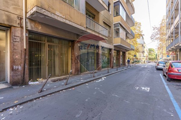 locale commerciale in vendita a Catania in zona Centro Storico