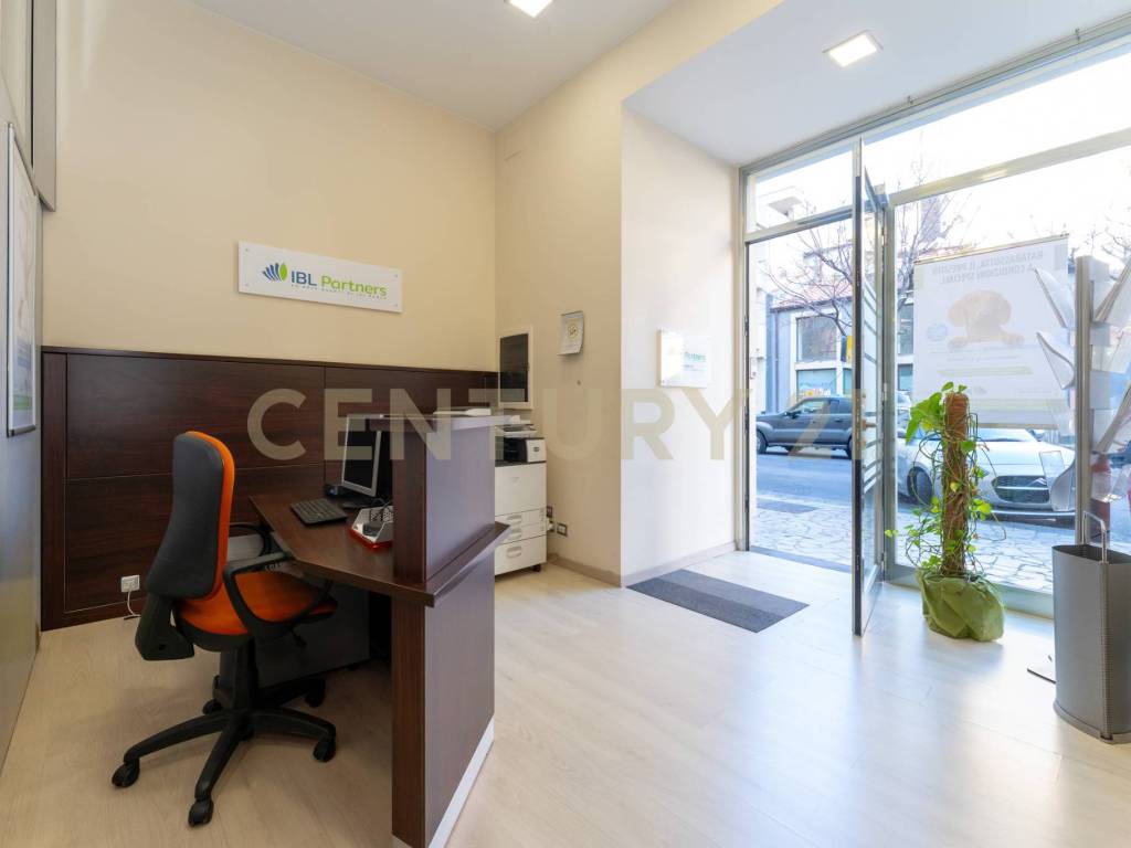 locale commerciale in vendita a Catania