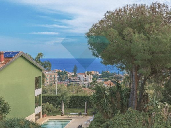 casa indipendente in vendita a Catania