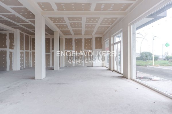 locale commerciale in vendita a Catania in zona Ognina