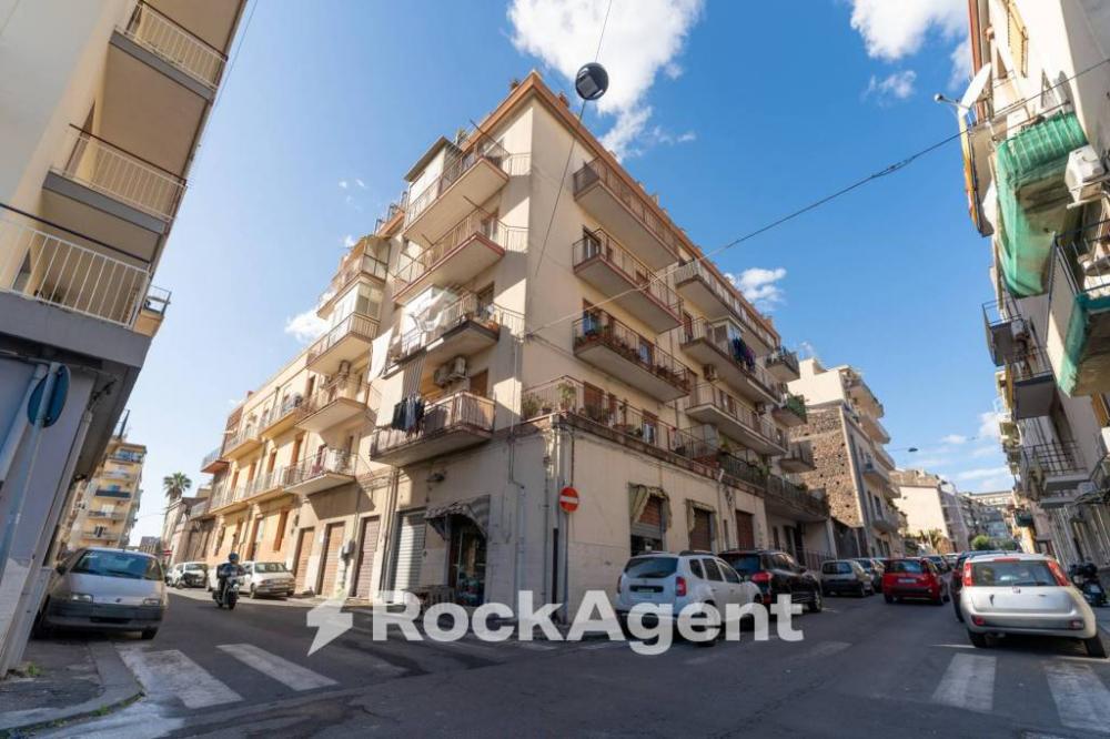 appartamento in vendita a Catania in zona Picanello