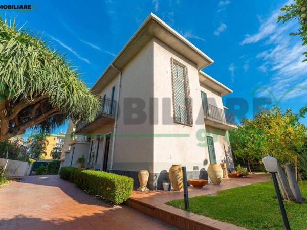 casa indipendente in vendita a Catania in zona Ognina
