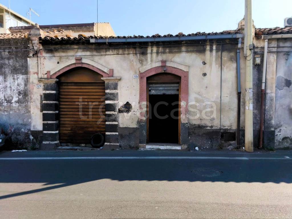 casa indipendente in vendita a Catania