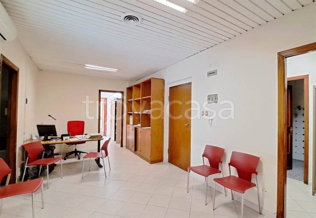 ufficio in vendita a Catania in zona Centro Storico