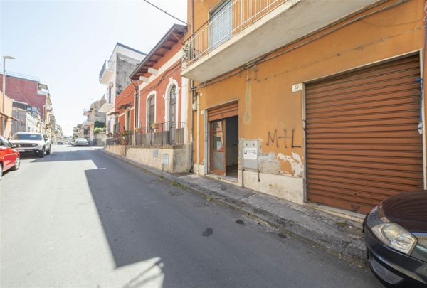 negozio in vendita a Catania in zona Picanello
