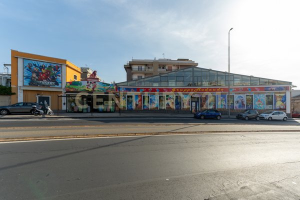 locale commerciale in vendita a Catania