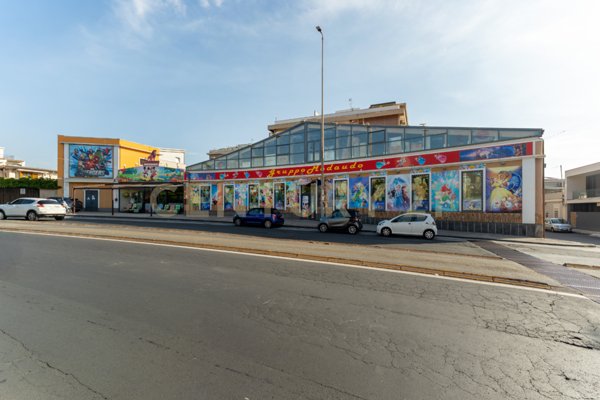 locale commerciale in vendita a Catania
