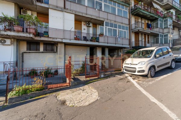 appartamento in vendita a Catania in zona Villaggio Sant'Agata