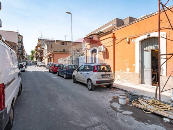 appartamento in vendita a Catania in zona Picanello